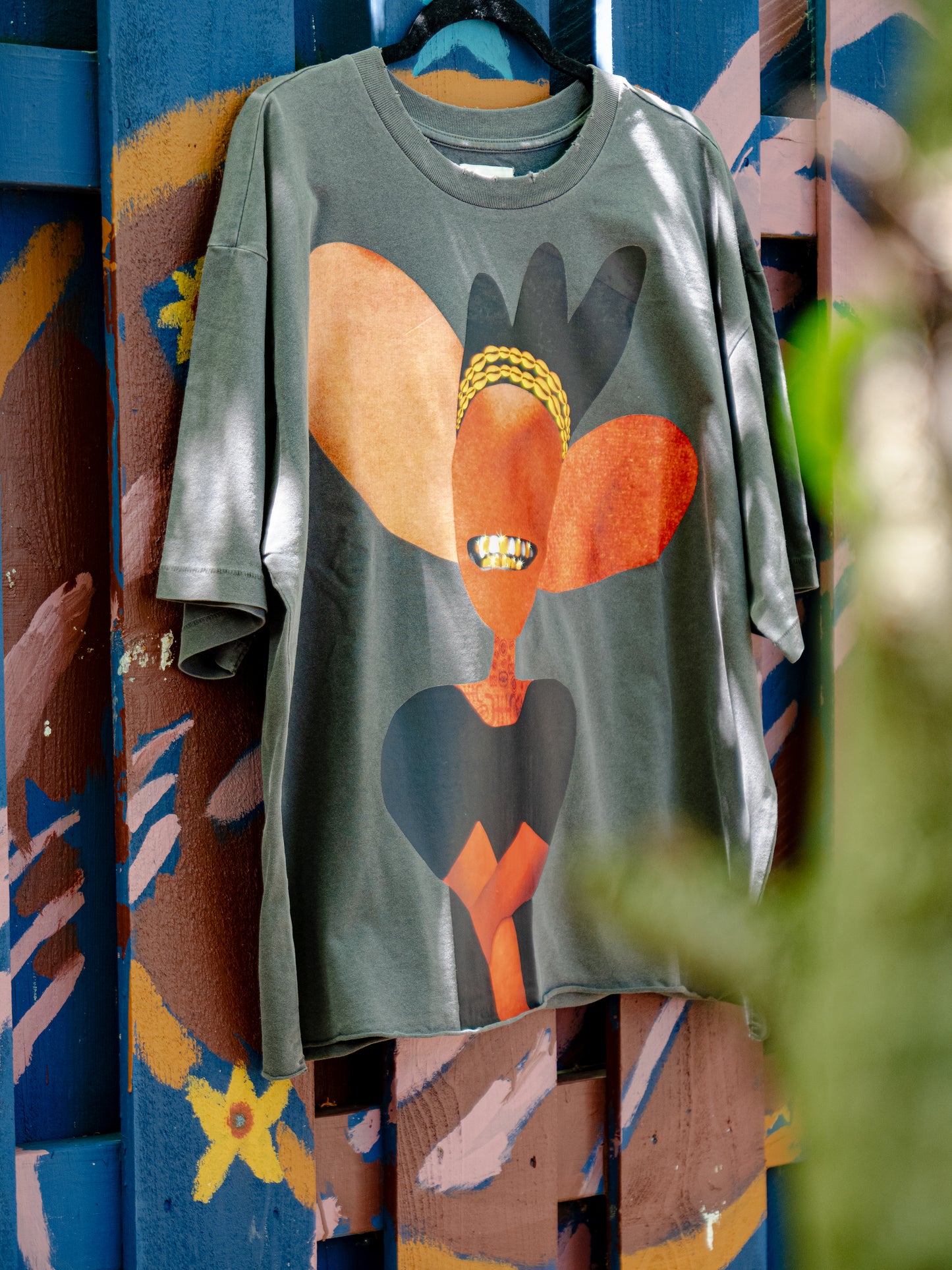 HEAR BOXY CROP TEE (CHARCOAL GRAY)